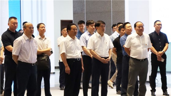 長沙市委常委、市委組織部部長張宏益一行調(diào)研國家網(wǎng)絡(luò)安全產(chǎn)業(yè)園區(qū)（長沙），并參觀我司布展的園區(qū)展示推廣中心項(xiàng)目